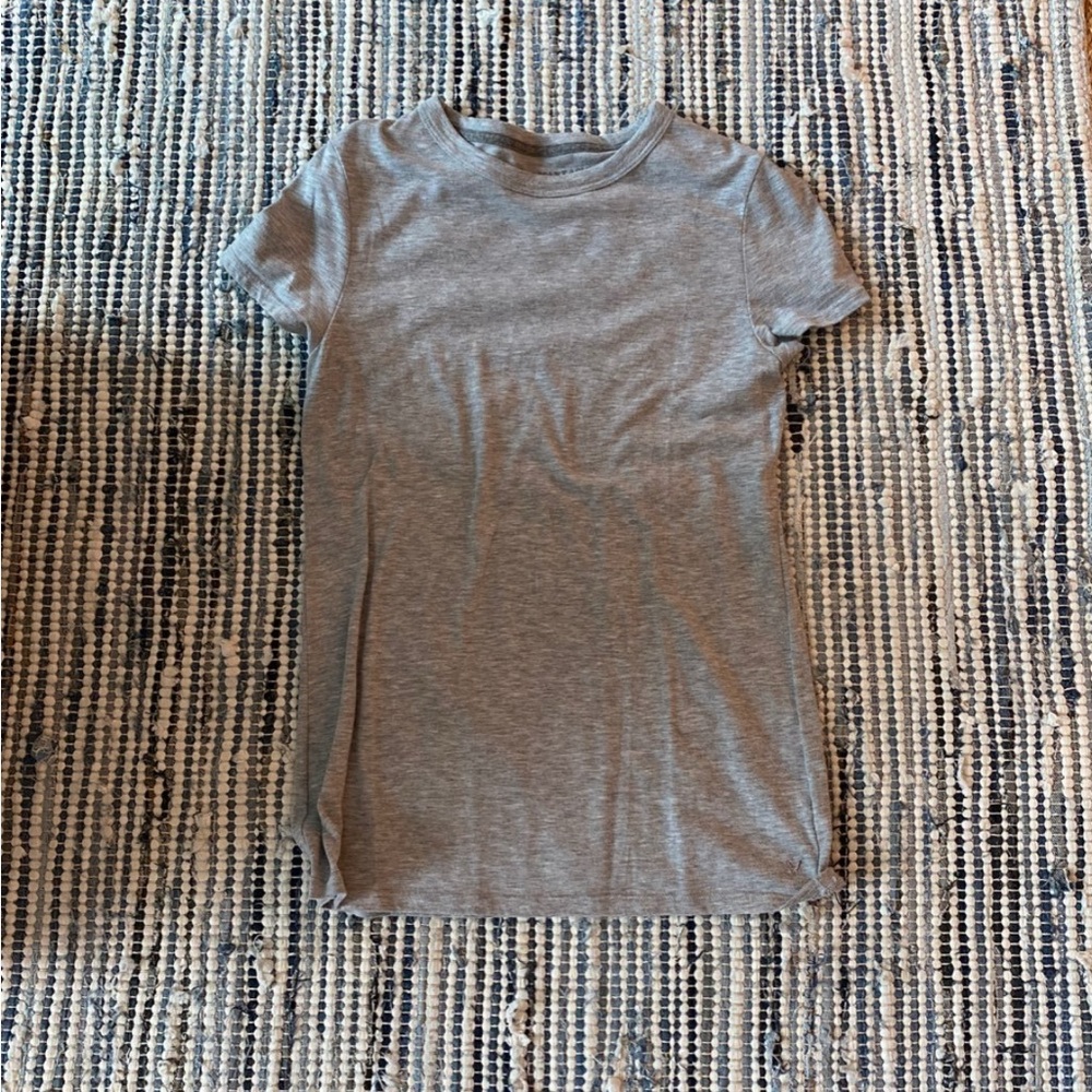 American Eagle Grey T-shirt size Large. Like new.